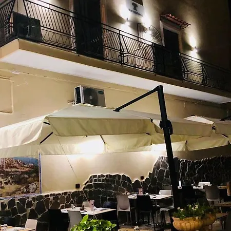 Historia Apartment